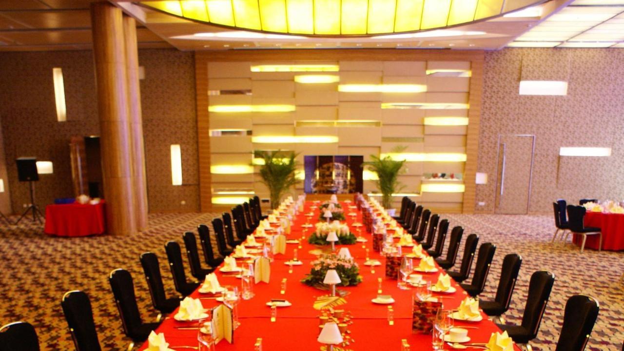 Holiday Inn Binhai Tianjin Exterior photo