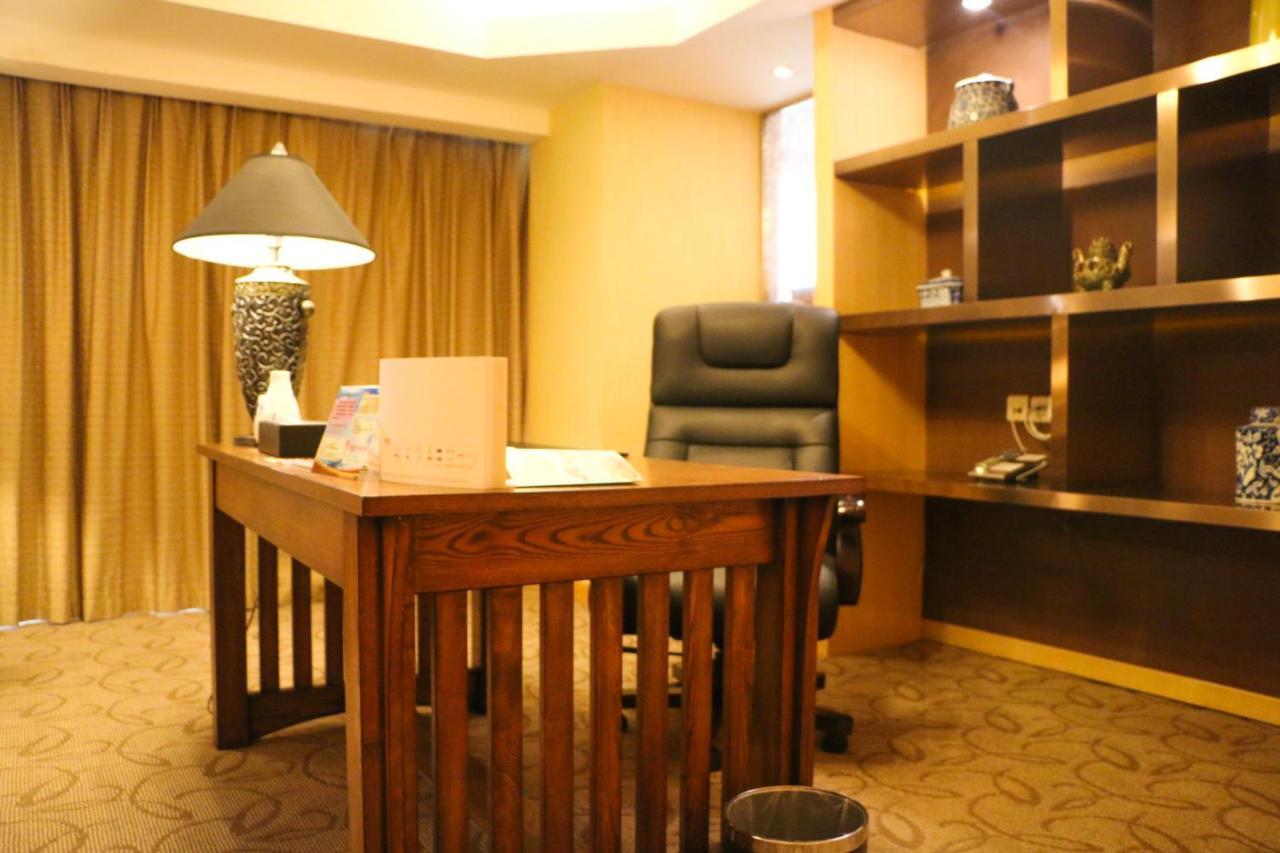 Holiday Inn Binhai Tianjin Exterior photo