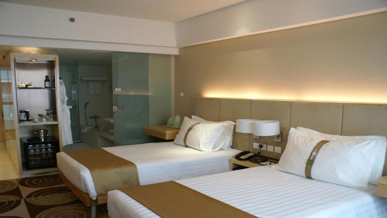 Holiday Inn Binhai Tianjin Exterior photo