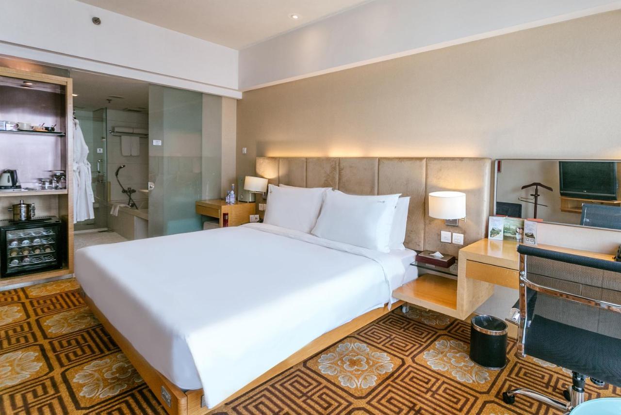 Holiday Inn Binhai Tianjin Exterior photo