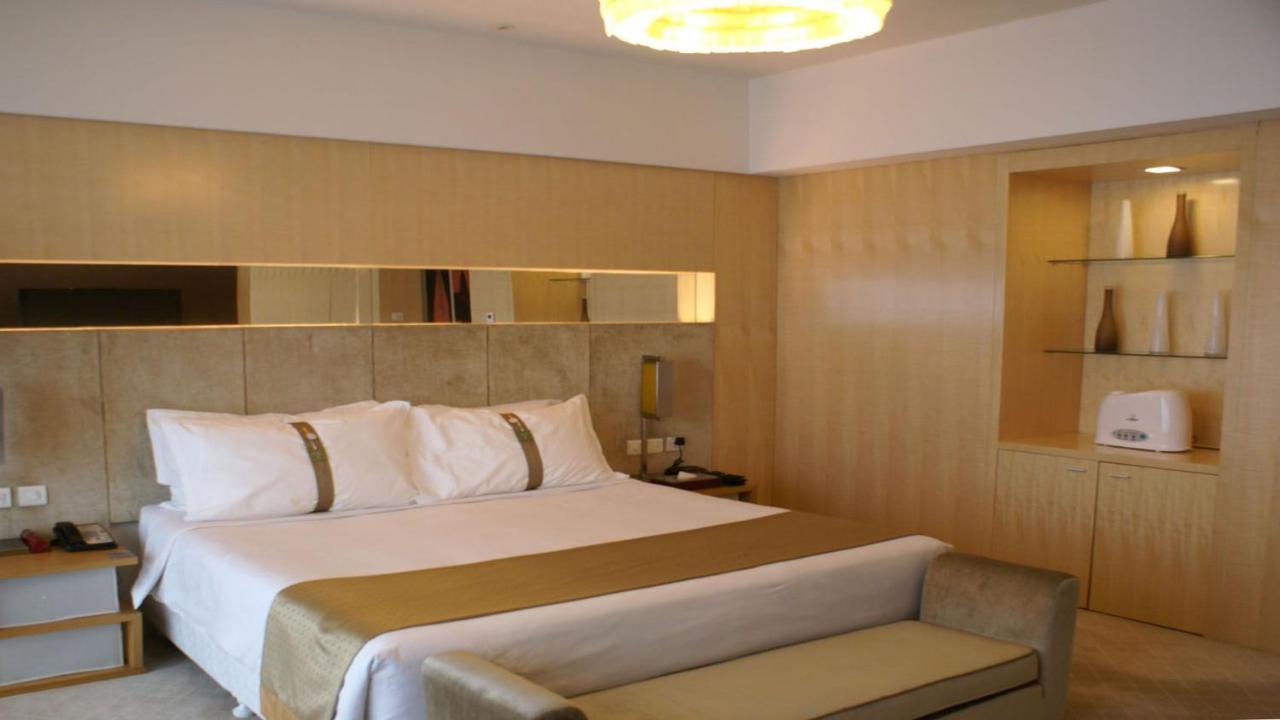 Holiday Inn Binhai Tianjin Exterior photo
