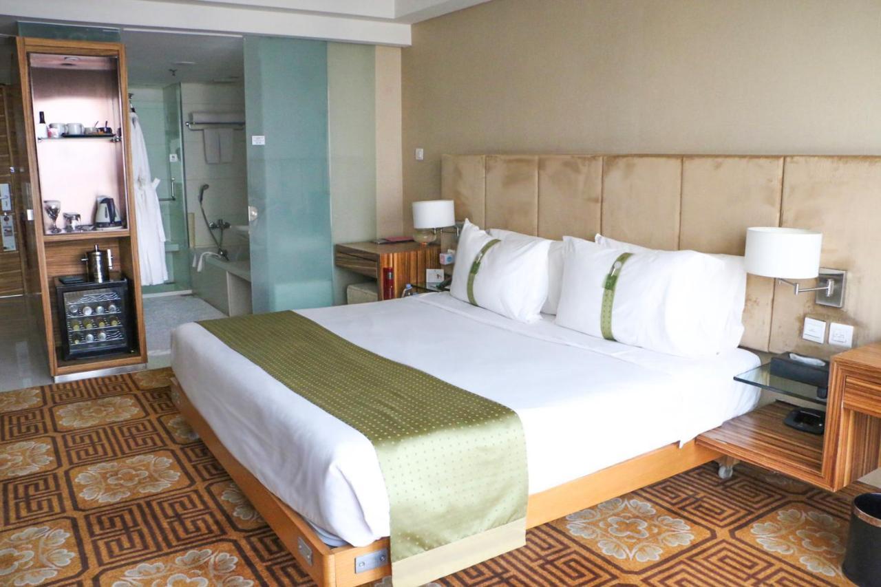 Holiday Inn Binhai Tianjin Exterior photo